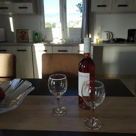 Апартаменты Geomar House 2 Sky And View Перама